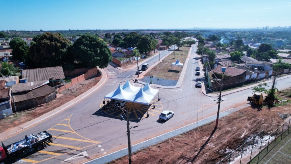 Com R$ 13 mi em investimentos marcam entregas históricas de asfalto e miniestádio para mais de 20 mil famílias