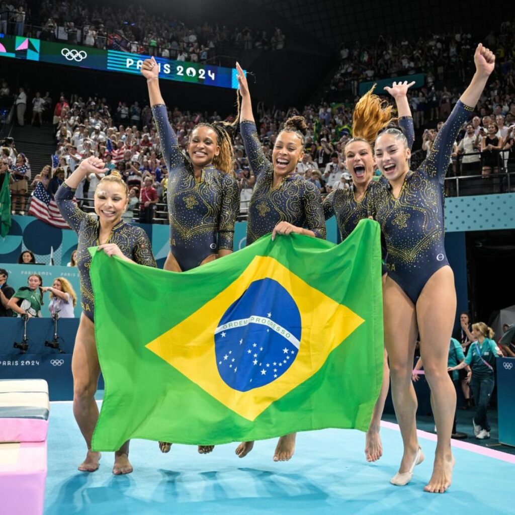 Em resultado histórico, Brasil leva bronze na ginástica feminina por equipes em Paris-2024